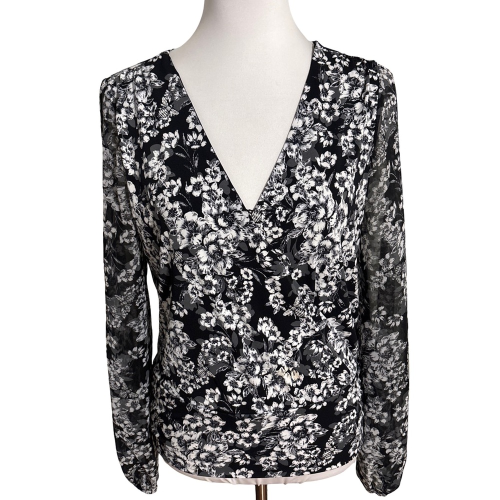 White House Black Market Black White Floral Blouse